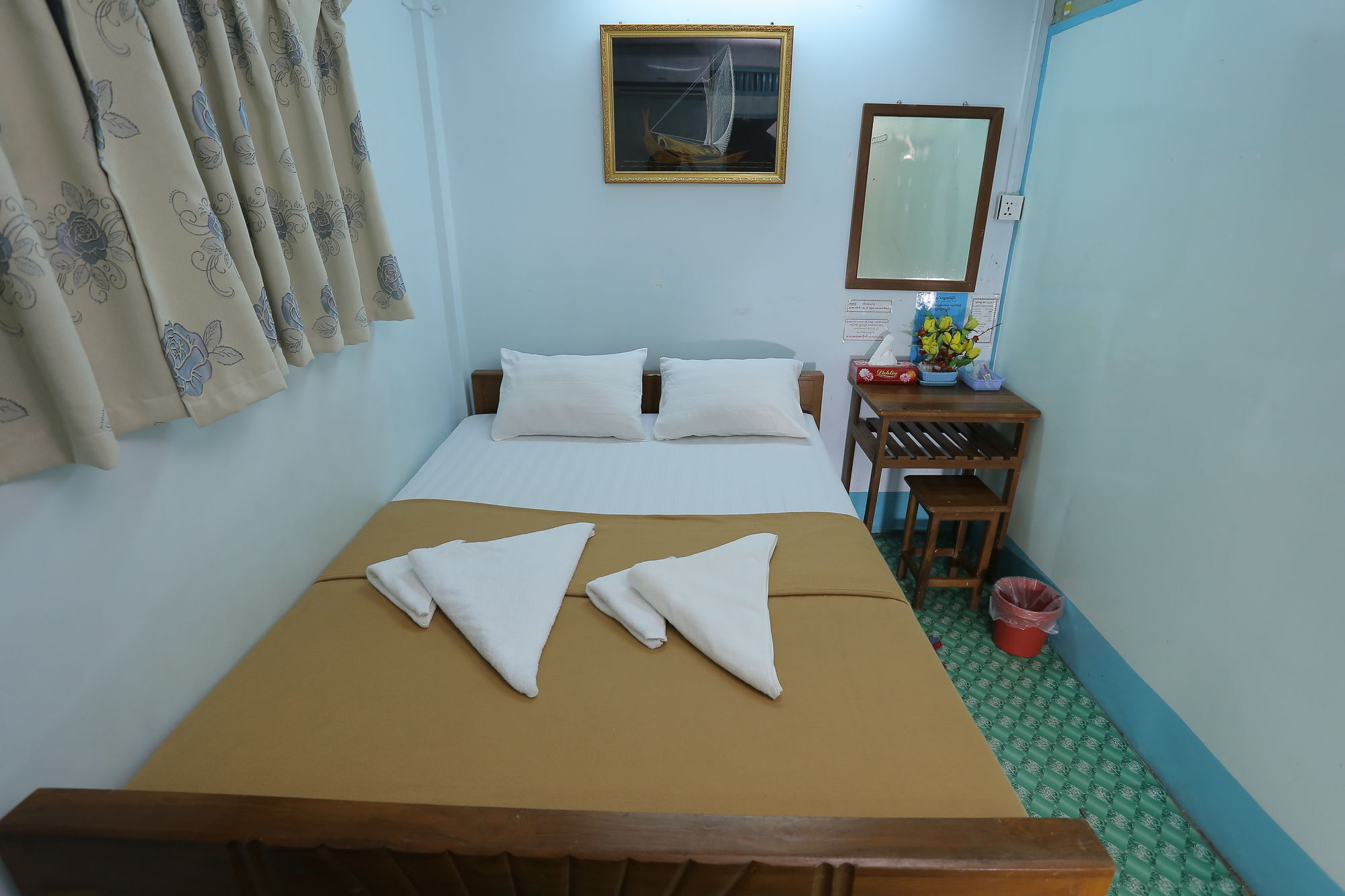 Chan Myae Thar Guest House Γιανγκόν Εξωτερικό φωτογραφία