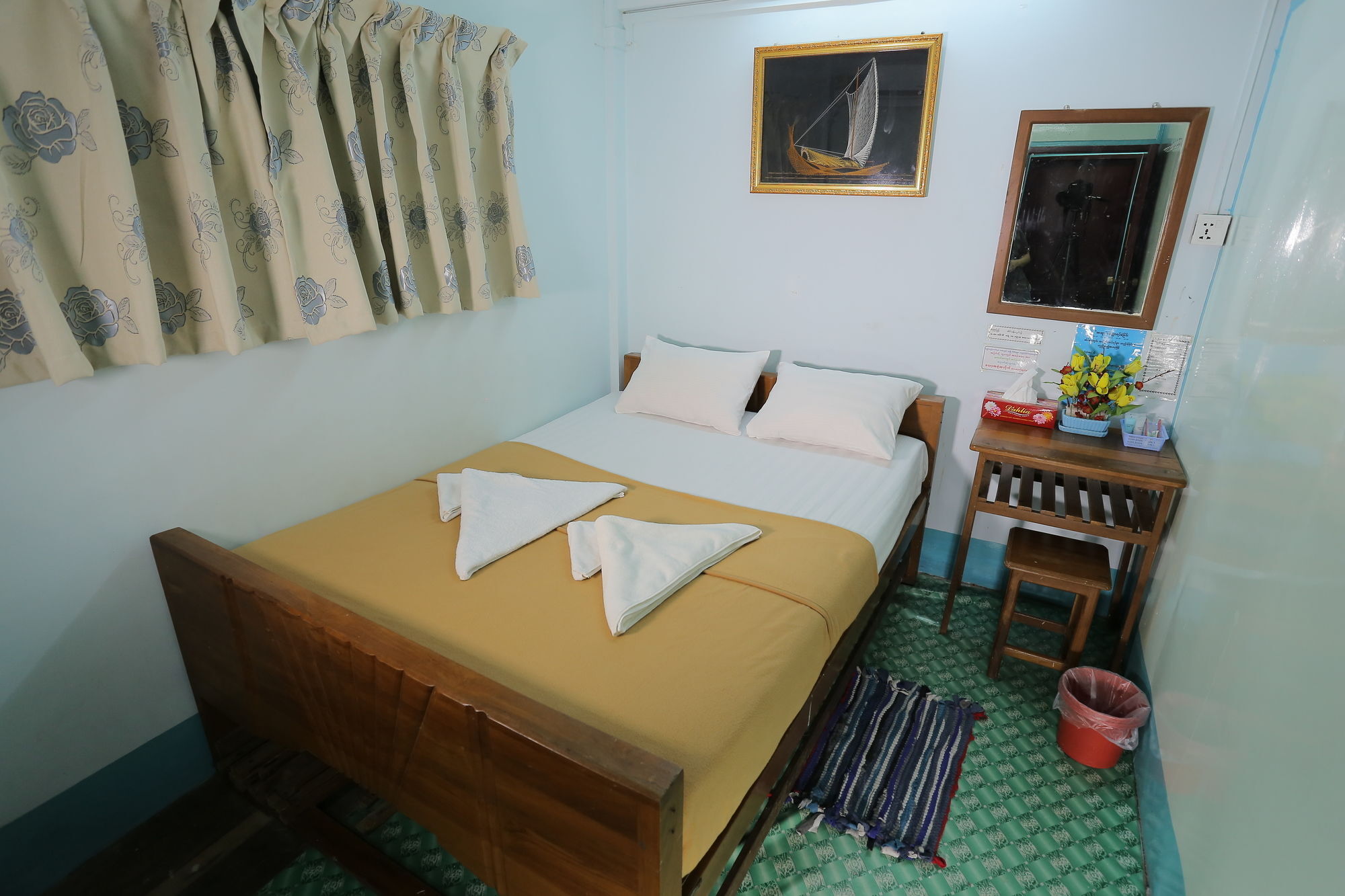 Chan Myae Thar Guest House Γιανγκόν Εξωτερικό φωτογραφία